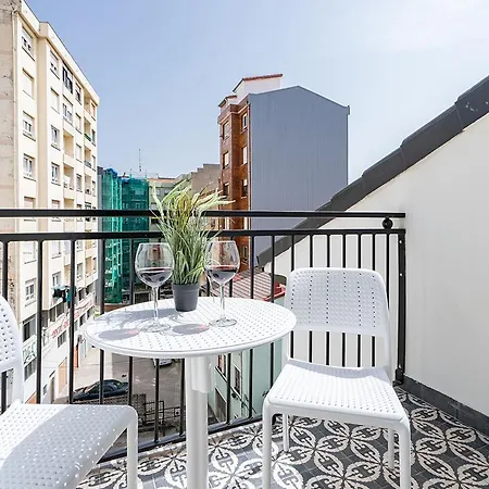Atico Con Terraza En Santander. Turisticos Lapera En Santander