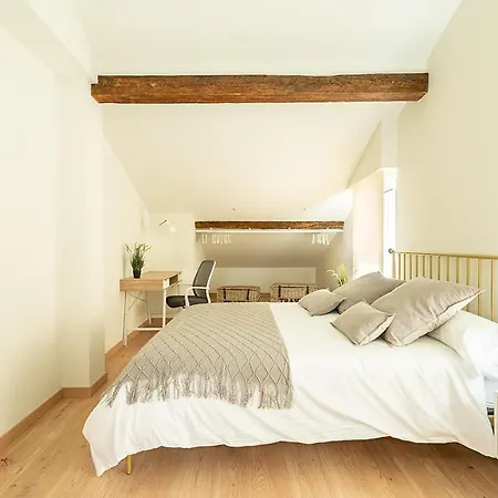 Apartamento Atico Con Terraza En Santander. Turisticos Lapera En