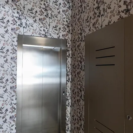 Atico Con Terraza En Santander. Turisticos Lapera En Apartamento Santander